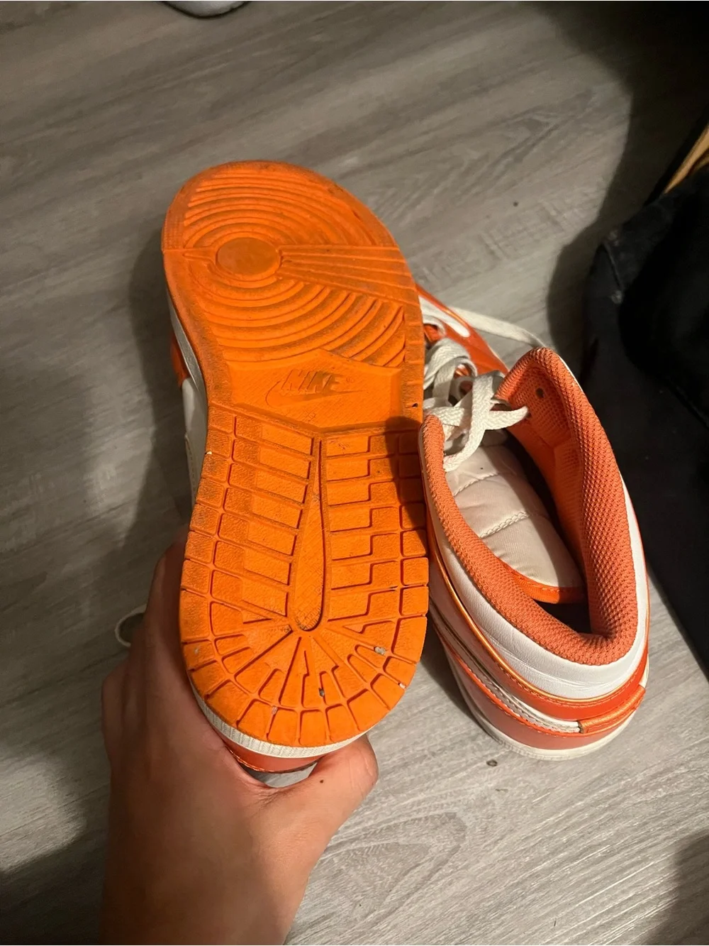 Air Jordan 1 Mid SE Electro Orange